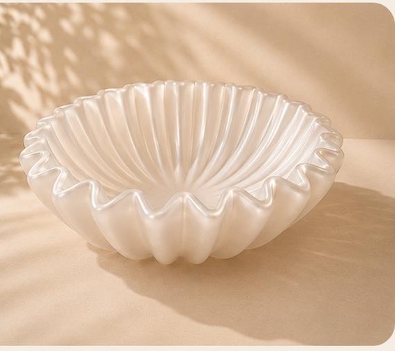 Bowl Flor MARA de resina aperlada, bowl escultórico en forma de flor