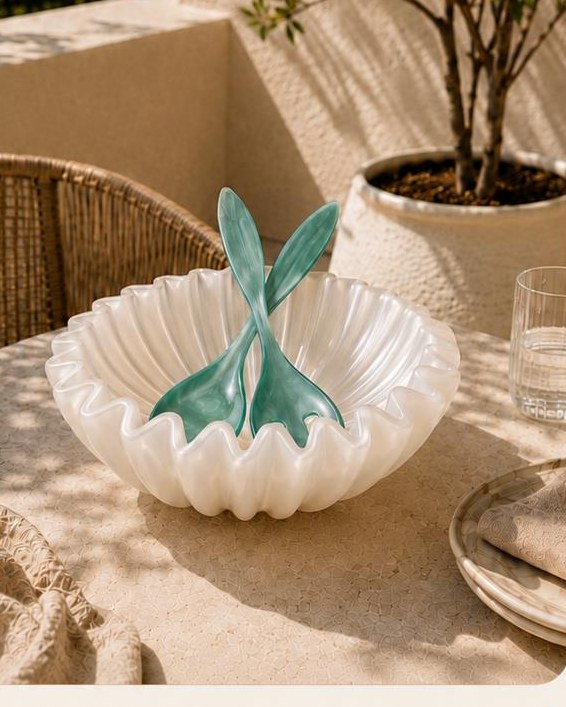 Cucharones MARA de resina turquesa en bowl flor blanco